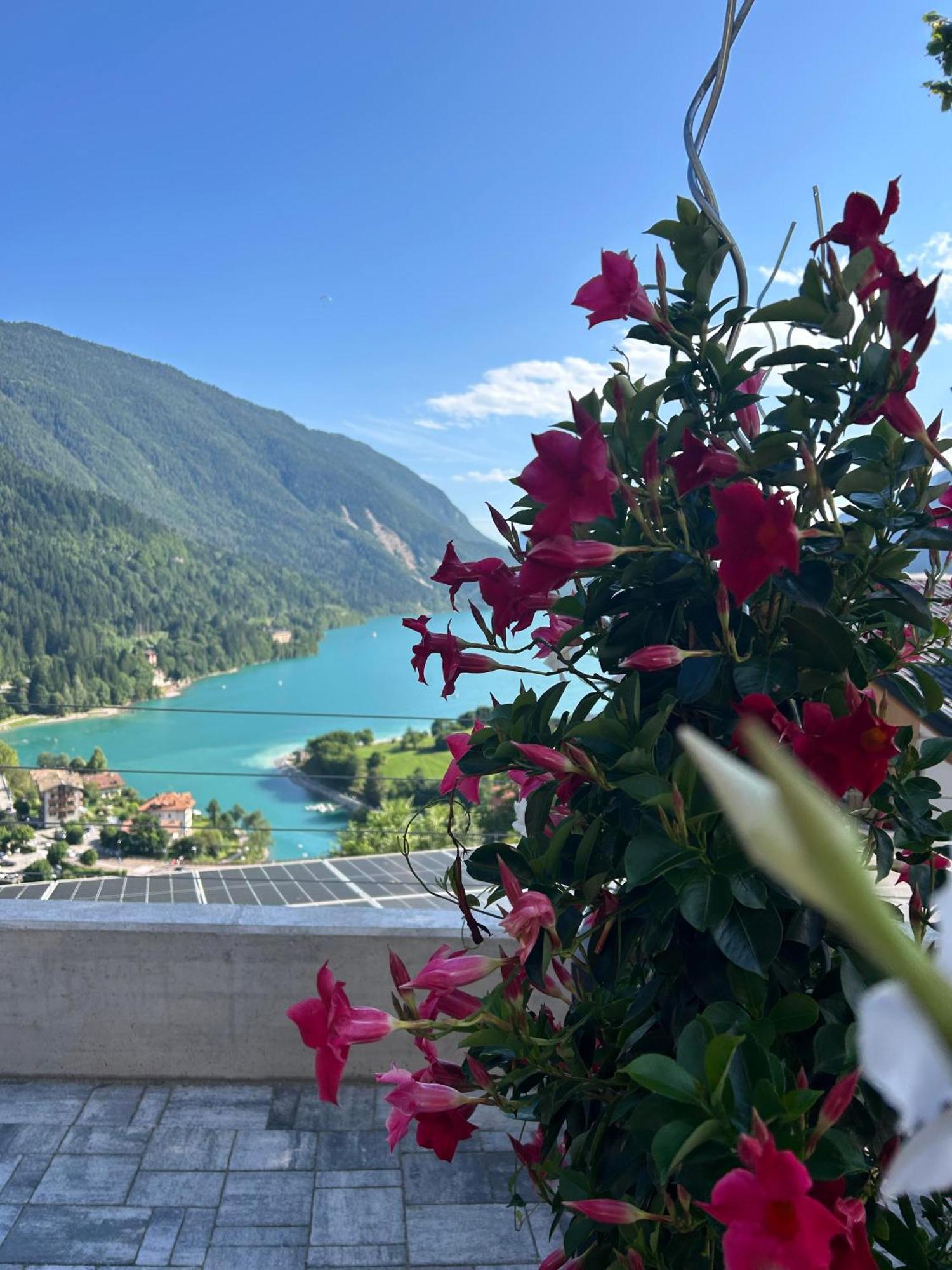 Hotel Aurora Molveno Exterior photo