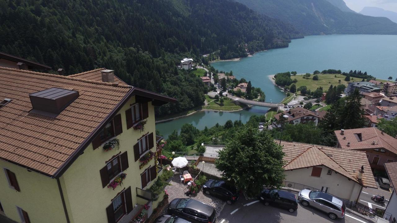 Hotel Aurora Molveno Exterior photo
